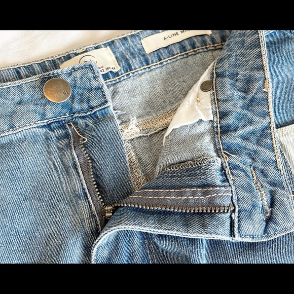 Cotton On 2-Tone Denim A-Line Mini Skirt. Size: 10 - Picture 4 of 4